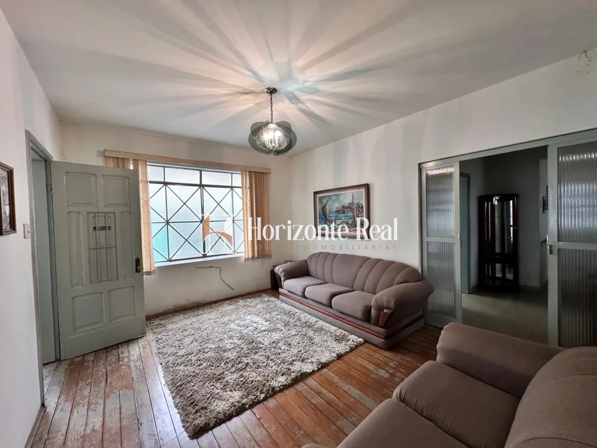 Imagem de VENDE-SE CASA DE ESQUINA COM PONTO COMERCIAL - IDEAL PARA MORAR E INVESTIR !