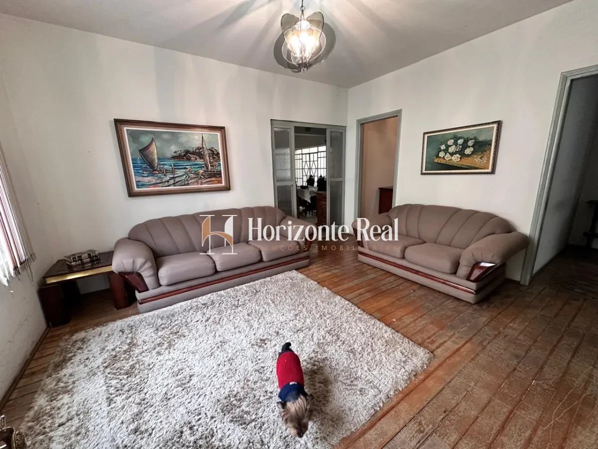 Imagem de VENDE-SE CASA DE ESQUINA COM PONTO COMERCIAL - IDEAL PARA MORAR E INVESTIR !