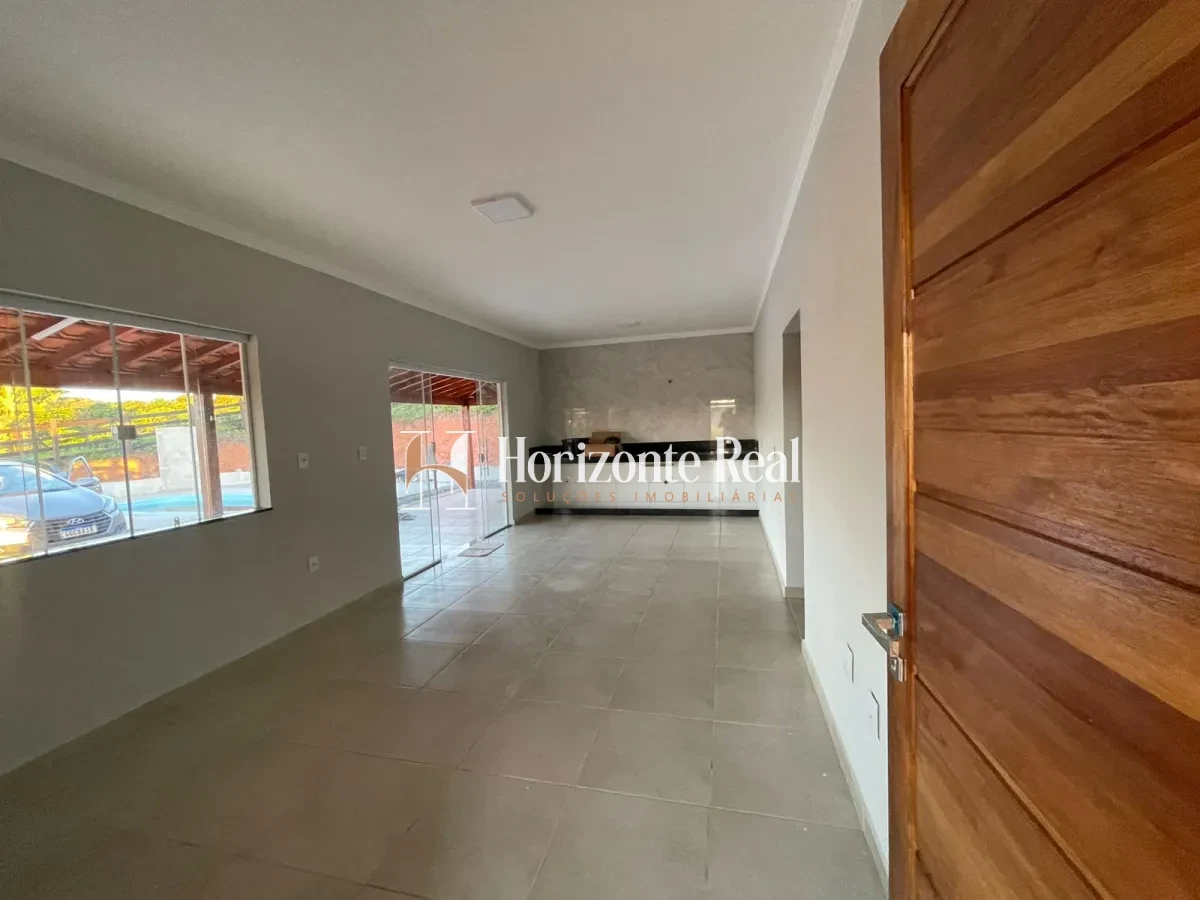 Imagem de VENDE-SE CHÁCARA  - 4000 M² COM CASA,PISCINA E CAFÉ PLANTADO