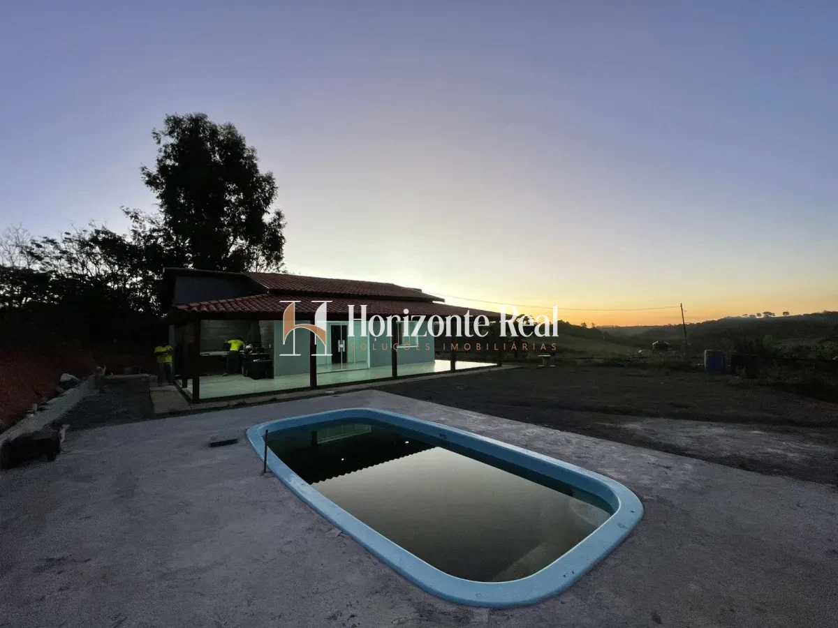Imagem de VENDE-SE CHÁCARA  - 4000 M² COM CASA,PISCINA E CAFÉ PLANTADO