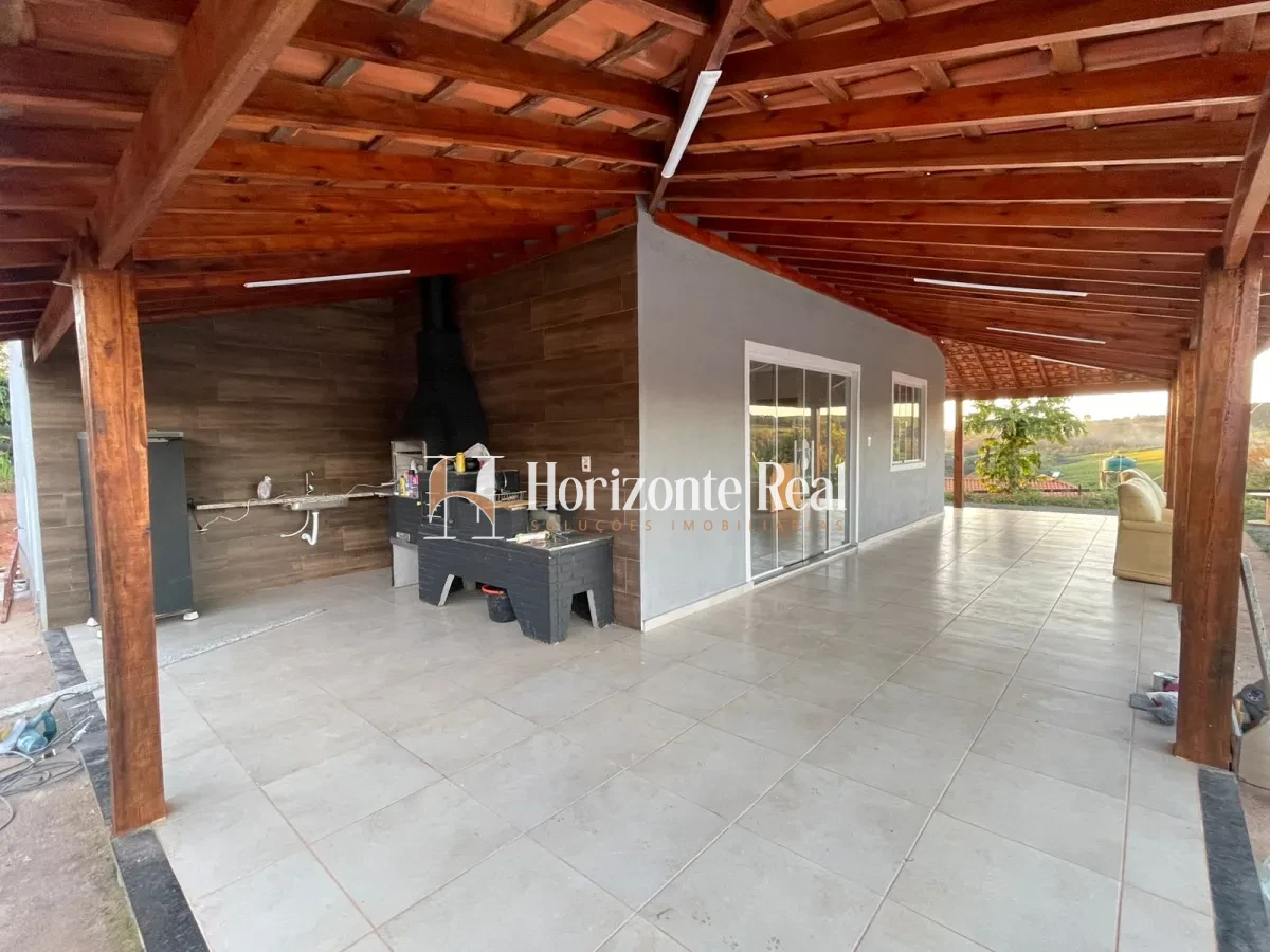 Imagem de VENDE-SE CHÁCARA  - 4000 M² COM CASA,PISCINA E CAFÉ PLANTADO
