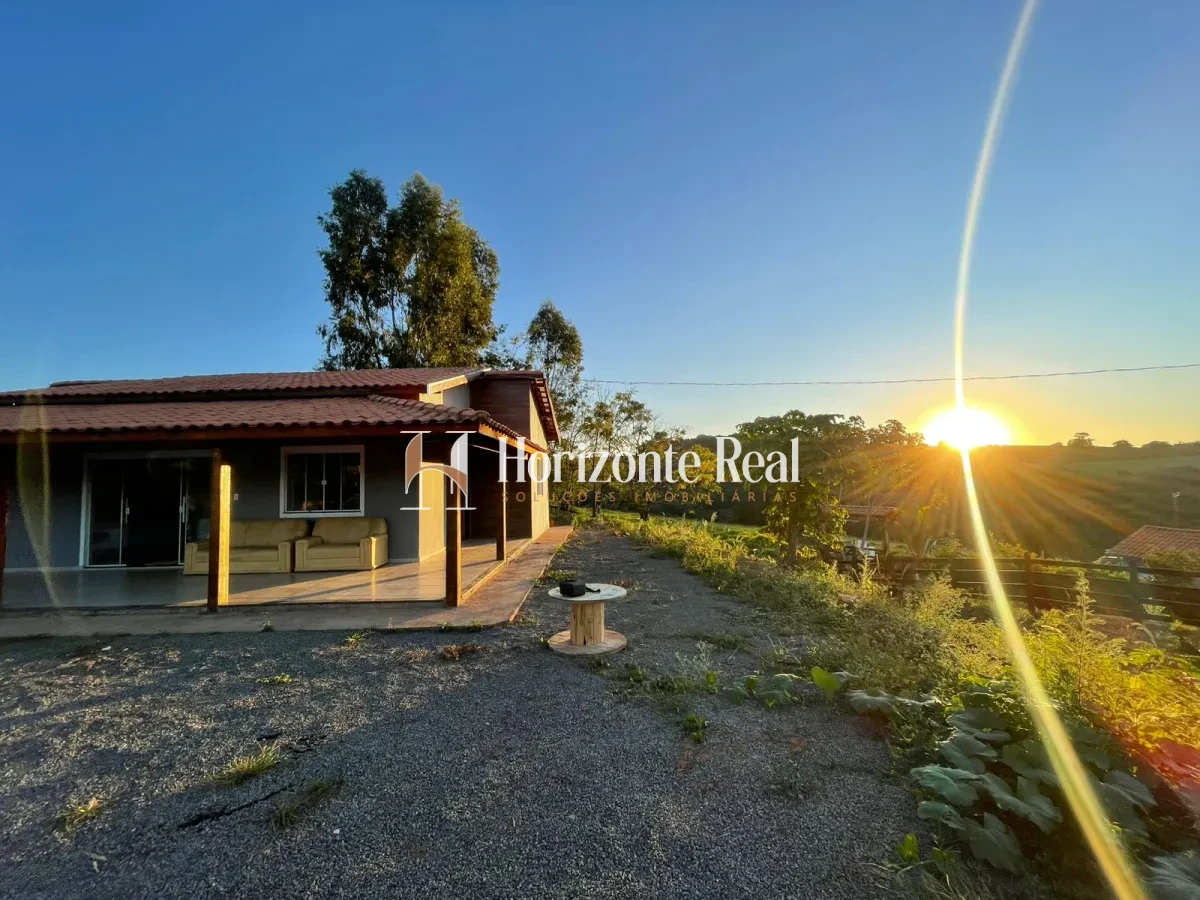 Imagem de VENDE-SE CHÁCARA  - 4000 M² COM CASA,PISCINA E CAFÉ PLANTADO