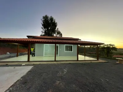 Imagem de VENDE-SE CHÁCARA  - 4000 M² COM CASA,PISCINA E CAFÉ PLANTADO