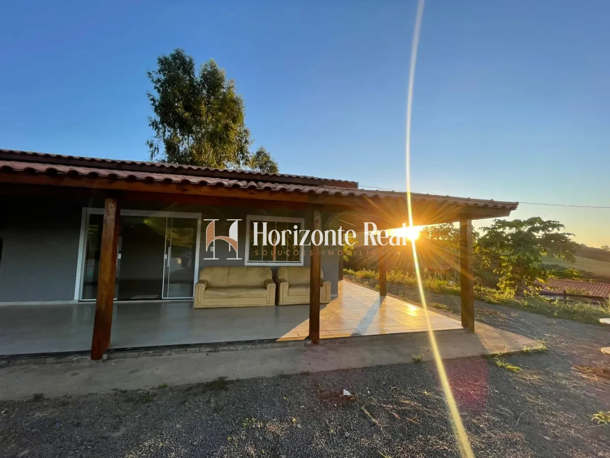 Imagem de VENDE-SE CHÁCARA  - 4000 M² COM CASA,PISCINA E CAFÉ PLANTADO