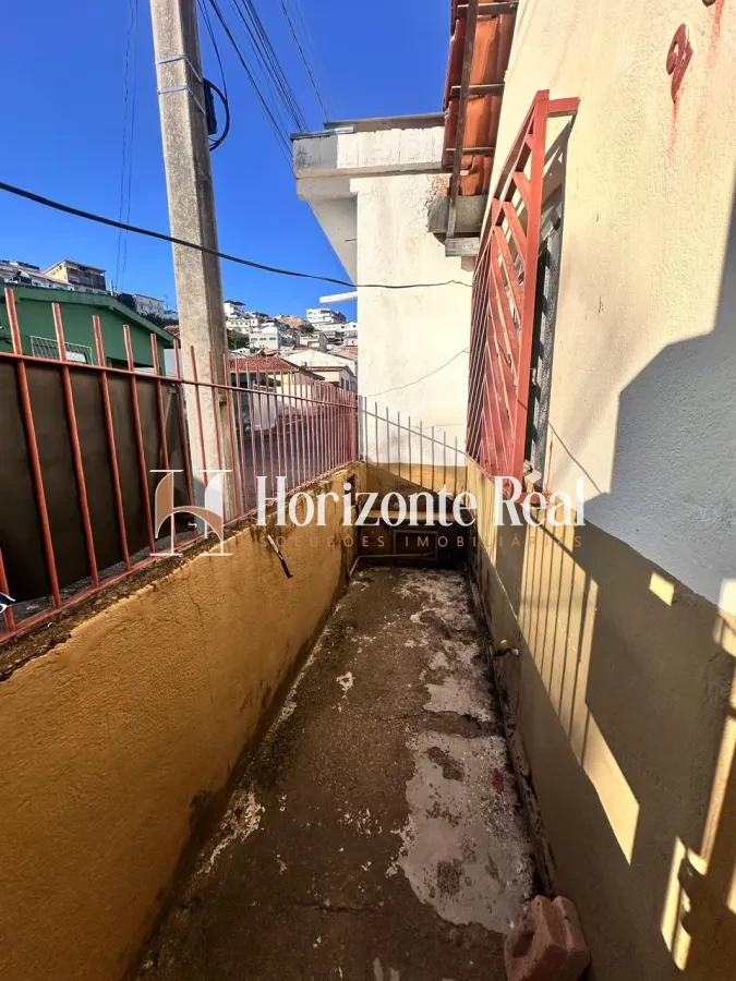 Imagem de VENDE-SE CASA - 109M² | EXCELENTE LOCALIZAÇÃO !!