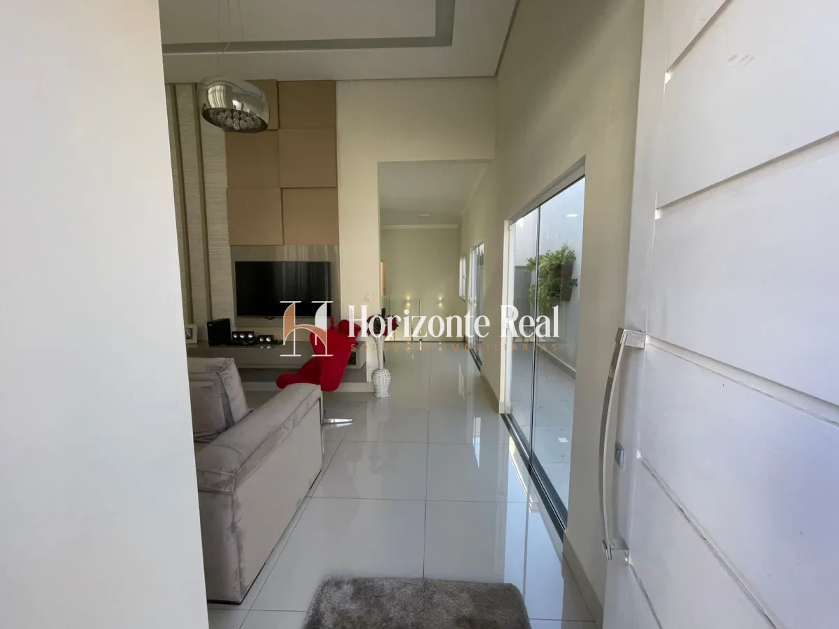 Imagem de CASA DE ALTO PADRÃO À VENDA