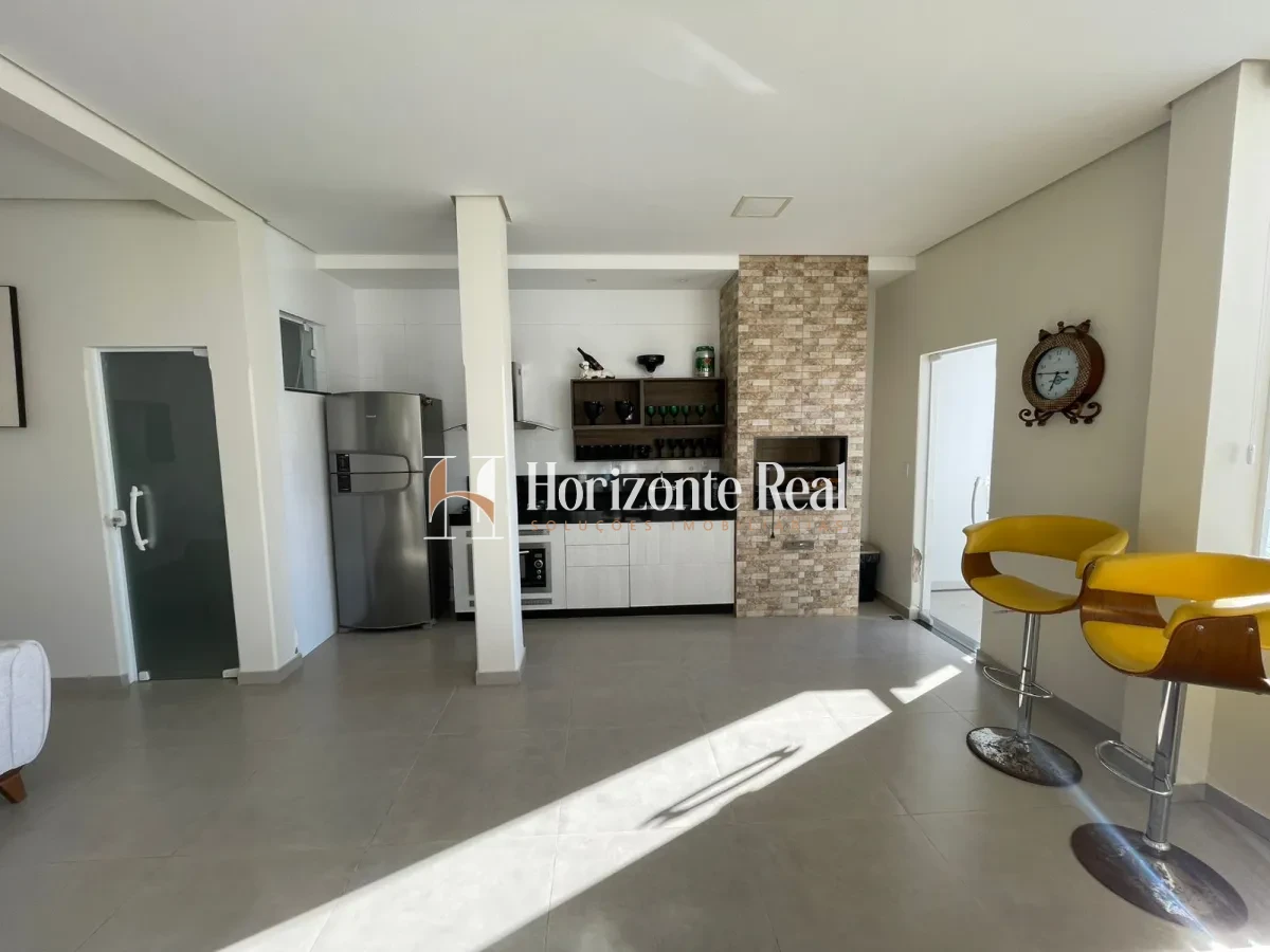 Imagem de CASA DE ALTO PADRÃO À VENDA