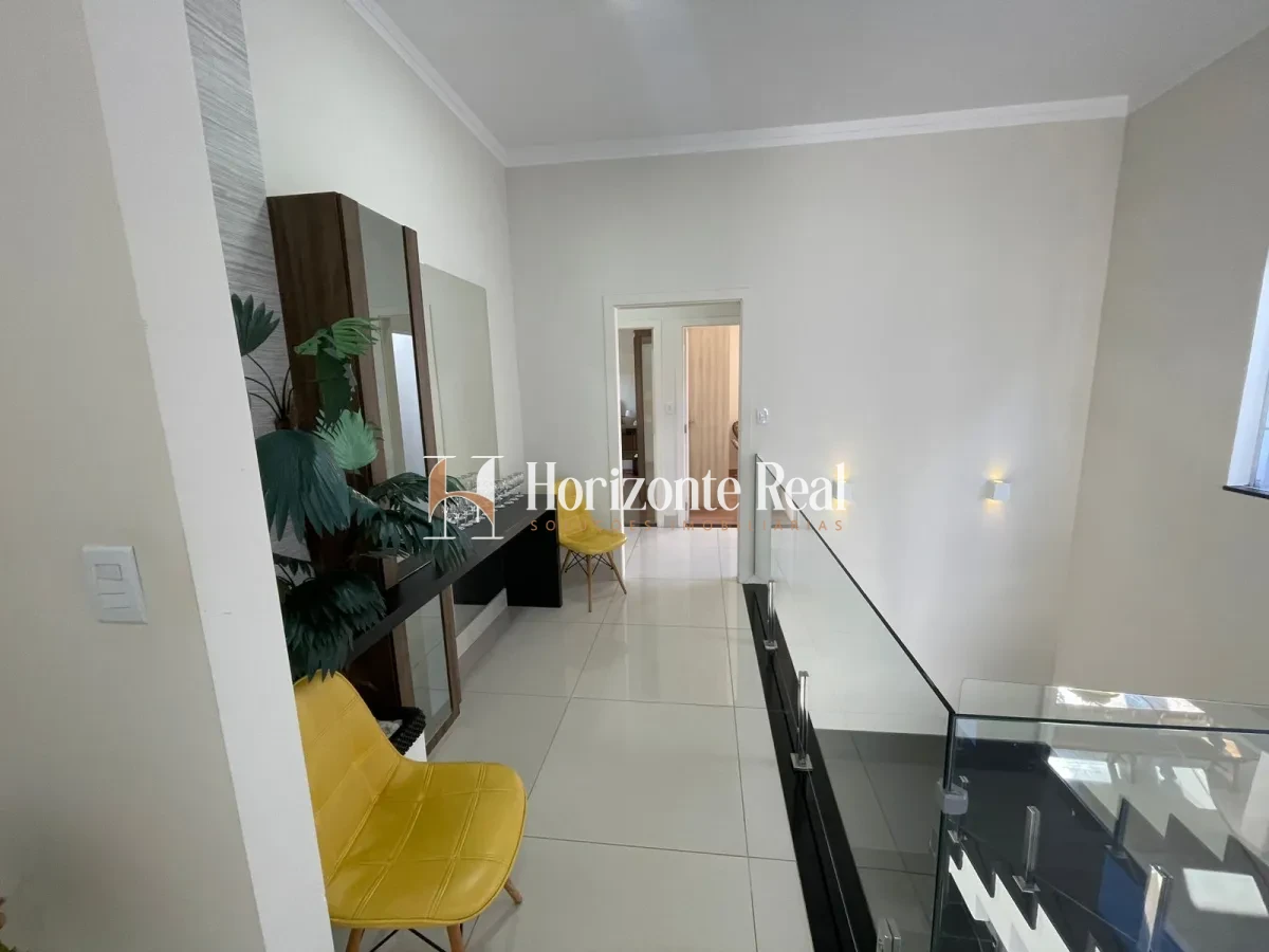 Imagem de CASA DE ALTO PADRÃO À VENDA