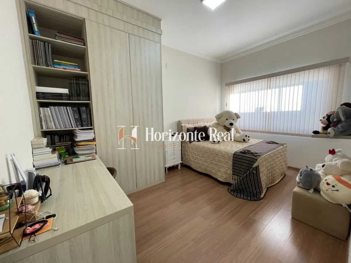 Imagem de CASA DE ALTO PADRÃO À VENDA