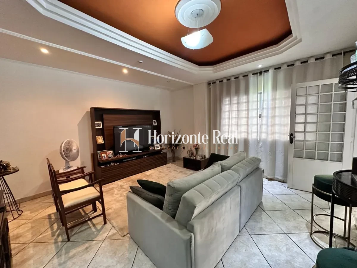 Imagem de VENDE-SE CASA NO CENTRO - 220 M² | LOCALIZAÇÃO PRIVILEGIADA !!