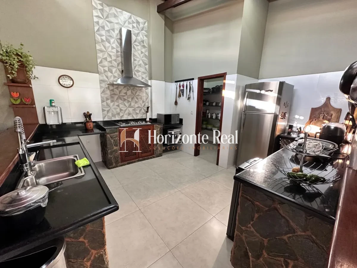 Imagem de CASA ALTO PADRÃO Á VENDA - CONFORTO E SOFISTICAÇÃO !!