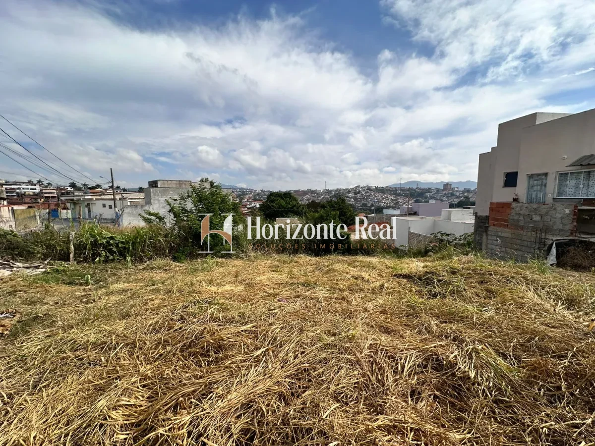 Imagem de TERRENO À VENDA  - 234M²