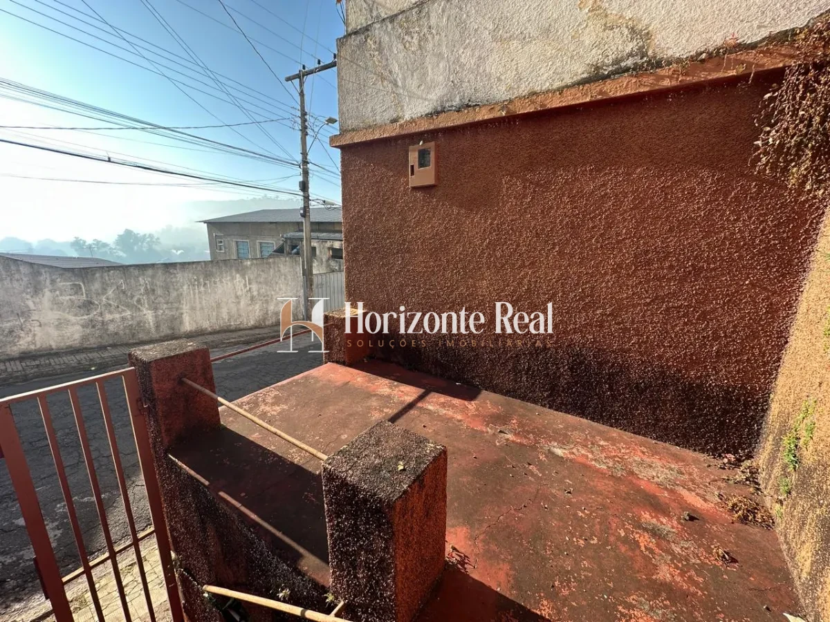 Imagem de CASA COM EXCELENTE LOCALIZAÇÃO NA REGIAO CENTRAL !