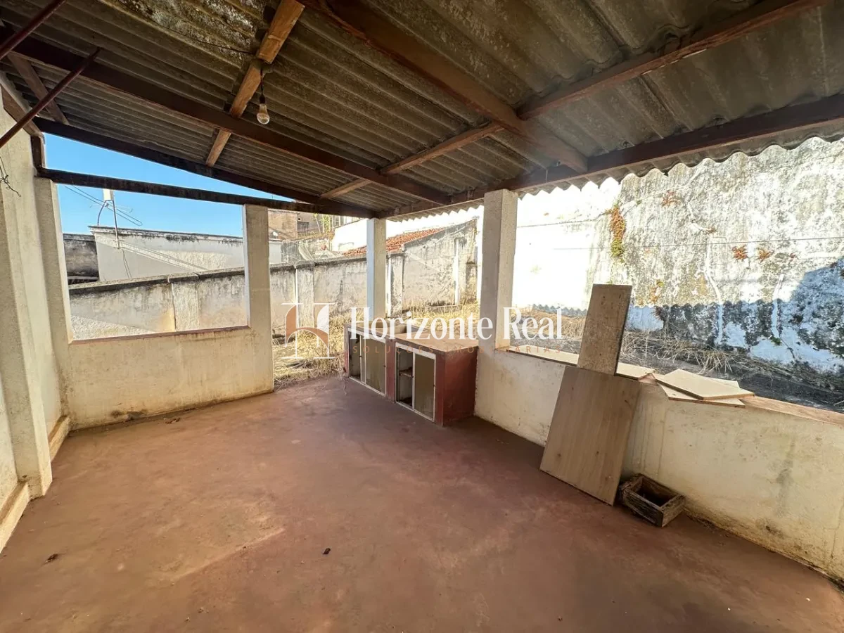 Imagem de CASA COM EXCELENTE LOCALIZAÇÃO NA REGIAO CENTRAL !