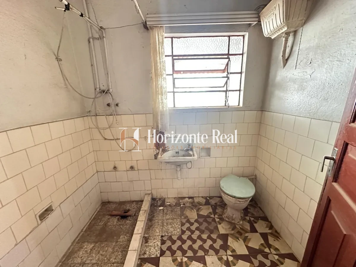 Imagem de CASA COM EXCELENTE LOCALIZAÇÃO NA REGIAO CENTRAL !