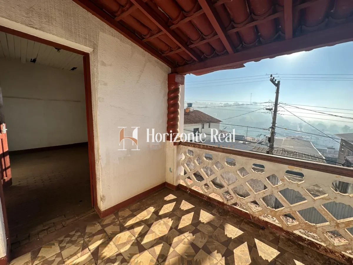 Imagem de CASA COM EXCELENTE LOCALIZAÇÃO NA REGIAO CENTRAL !