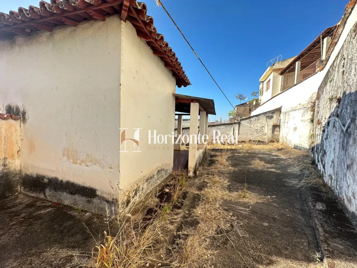 Imagem de CASA COM EXCELENTE LOCALIZAÇÃO NA REGIAO CENTRAL !