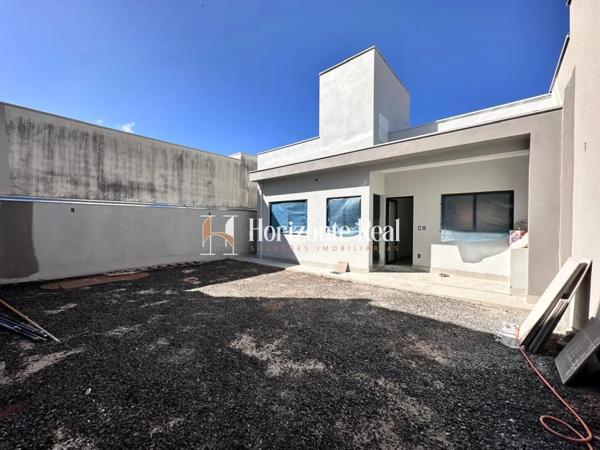 Imagem de CASA NOVA A VENDA PORTAL DA SERRA!