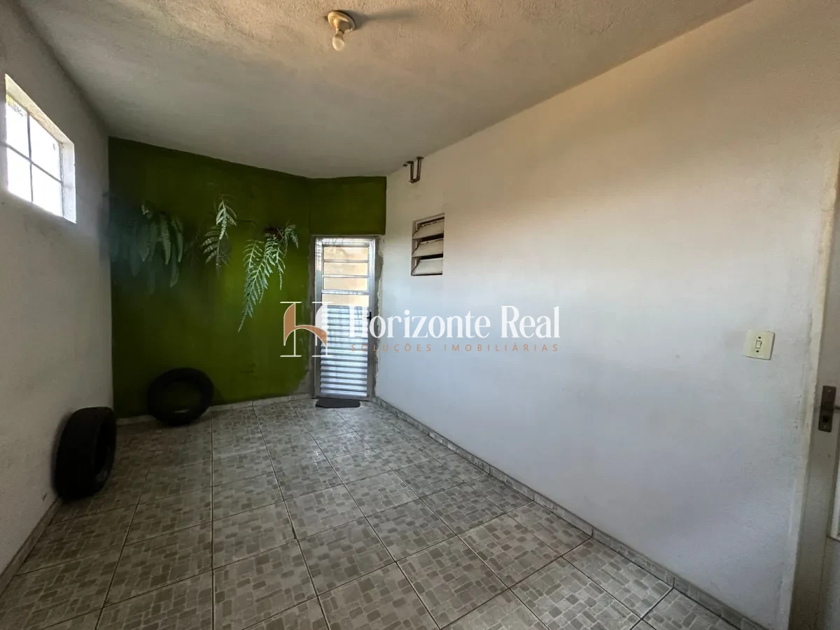Imagem de VENDE-SE CASA COM APARTAMENTO INDEPENDENTE !