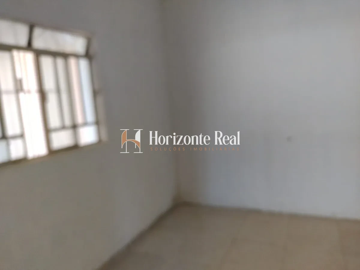 Imagem de VENDE-SE CASA COM APARTAMENTO INDEPENDENTE !