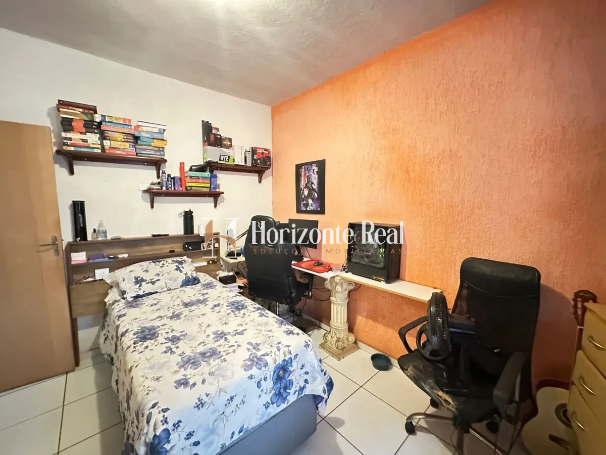 Imagem de VENDE-SE CASA COM APARTAMENTO INDEPENDENTE !