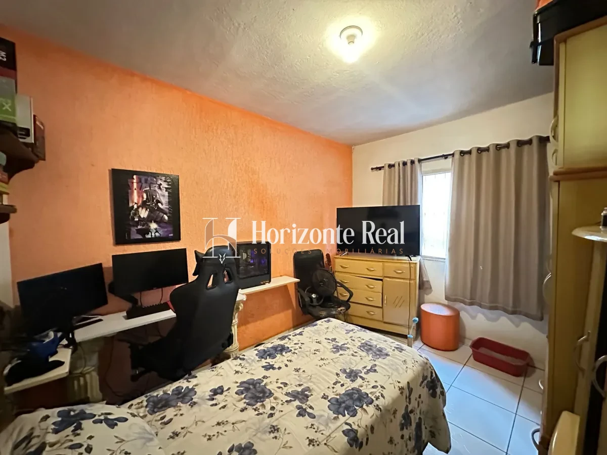 Imagem de VENDE-SE CASA COM APARTAMENTO INDEPENDENTE !