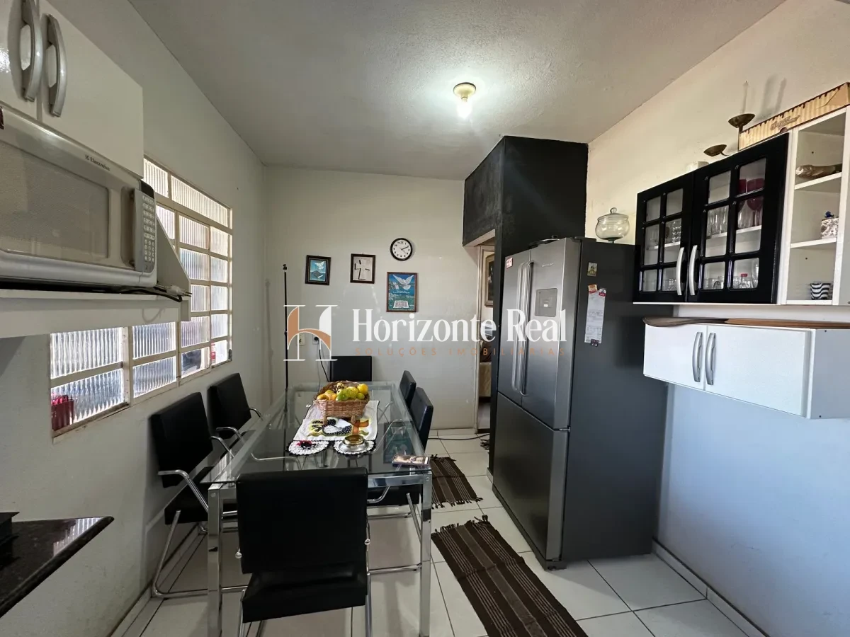 Imagem de VENDE-SE CASA COM APARTAMENTO INDEPENDENTE !