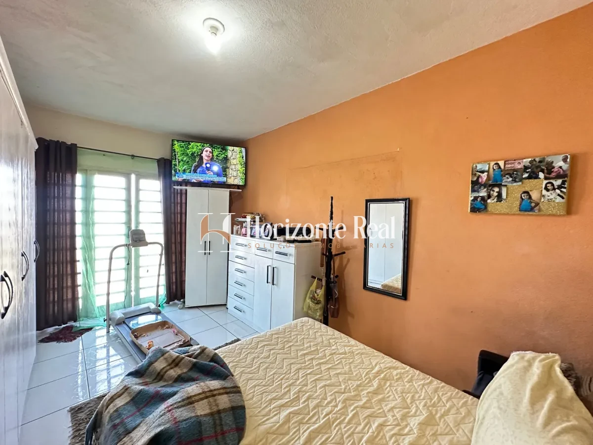 Imagem de VENDE-SE CASA COM APARTAMENTO INDEPENDENTE !