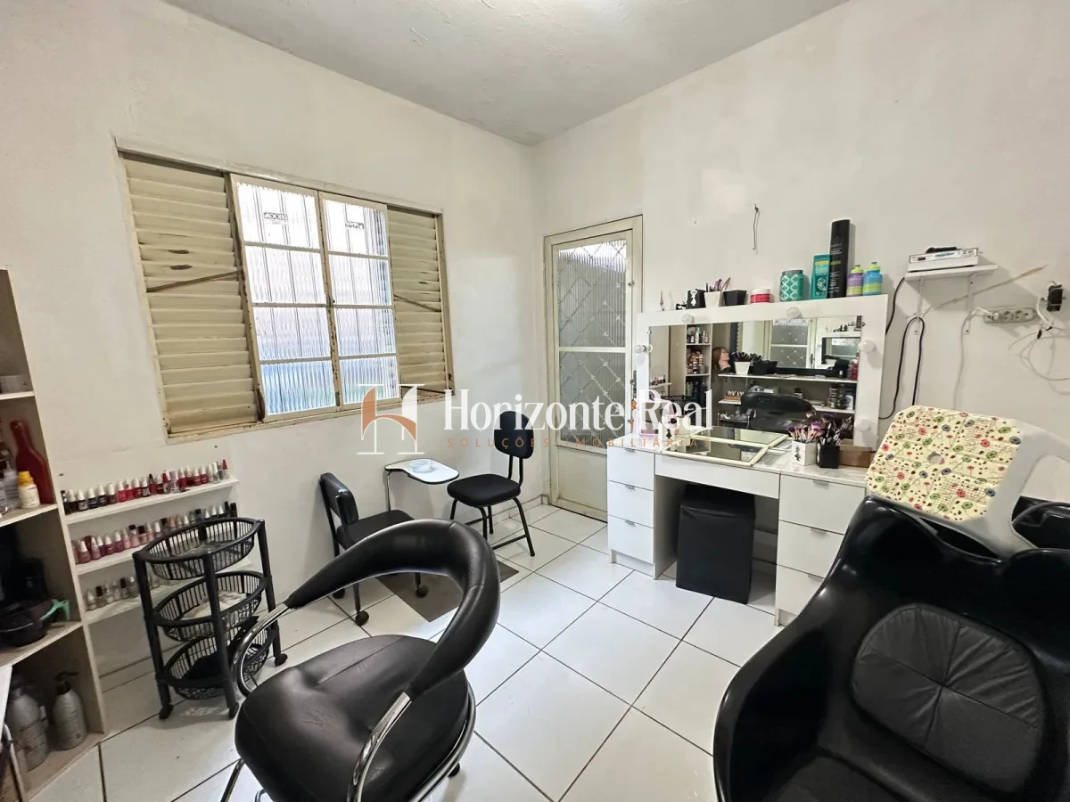 Imagem de VENDE-SE CASA COM APARTAMENTO INDEPENDENTE !
