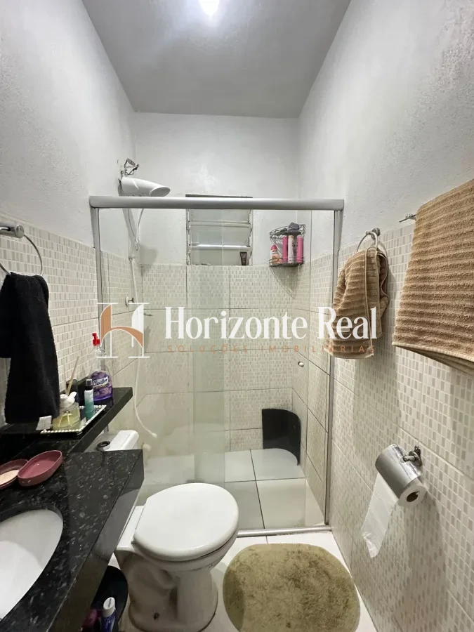 Imagem de VENDE-SE CASA COM APARTAMENTO INDEPENDENTE !