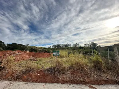 Imagem de TERRENO COM 1.400M² | IDEAL PARA SUA CHÁCARA DOS SONHOS !!