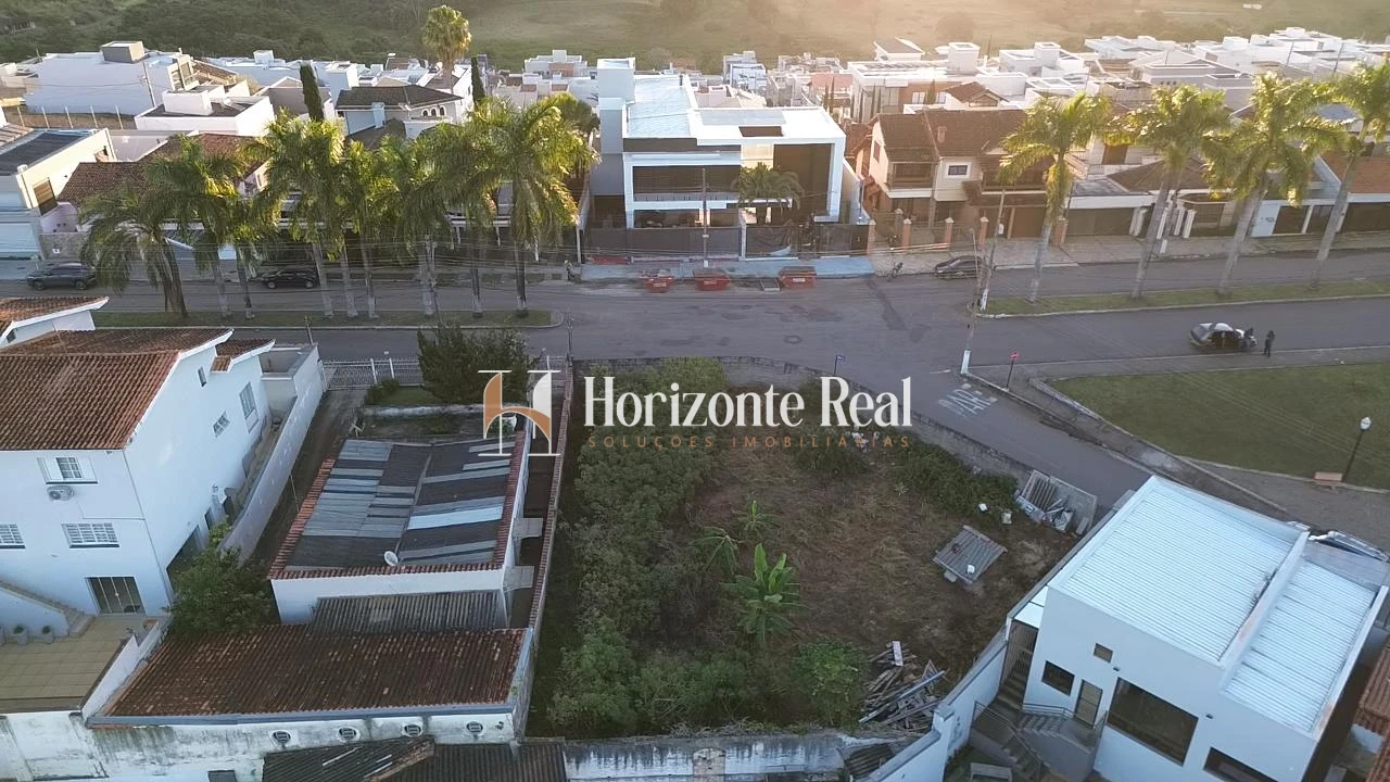 Imagem de TERRENO DE ESQUINA Á VENDA - LOCALIZAÇÃO PRIVILEGIADA