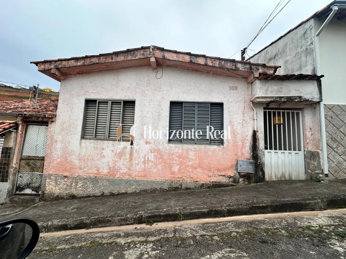 Imagem de CASA Á VENDA - CONFORTO E TRANQUILIDADE PERTO DO CENTRO !