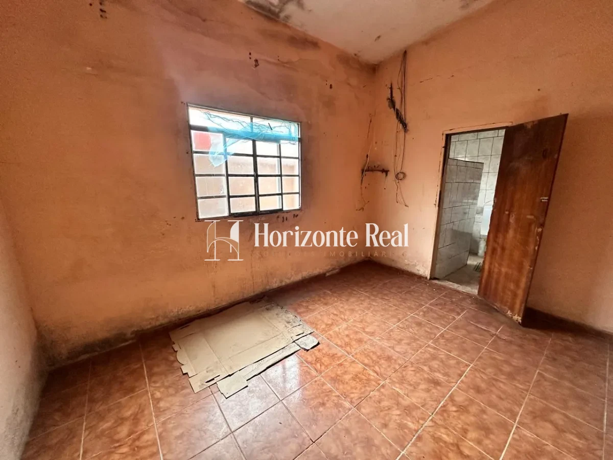 Imagem de CASA Á VENDA - CONFORTO E TRANQUILIDADE PERTO DO CENTRO !