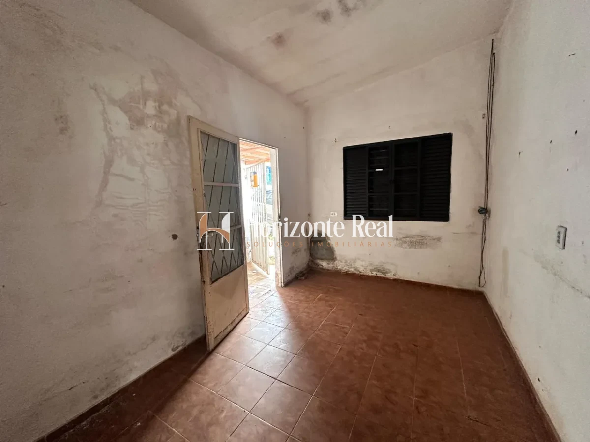 Imagem de CASA Á VENDA - CONFORTO E TRANQUILIDADE PERTO DO CENTRO !