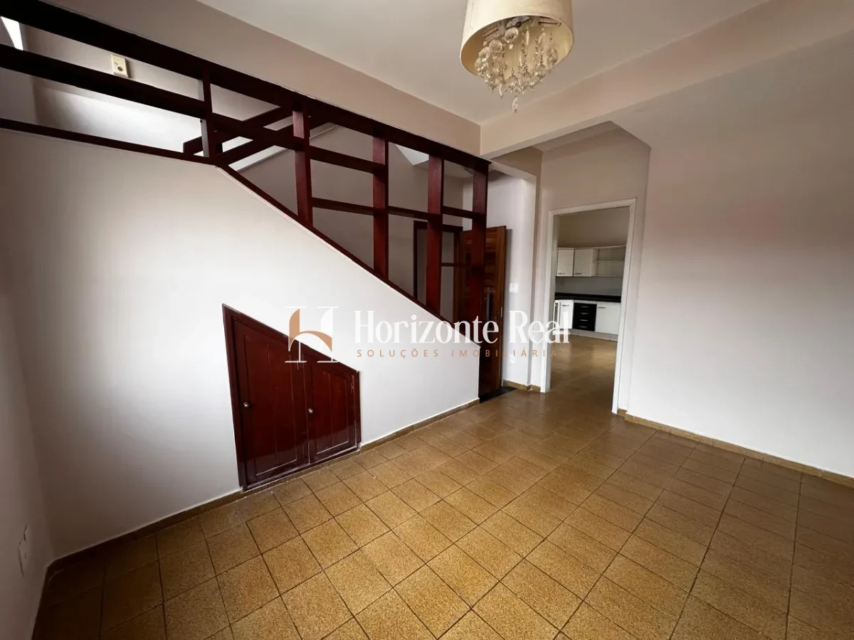 Imagem de ALUGUEL DE AMPLO APARTAMENTO NO CENTRO DA CIDADE