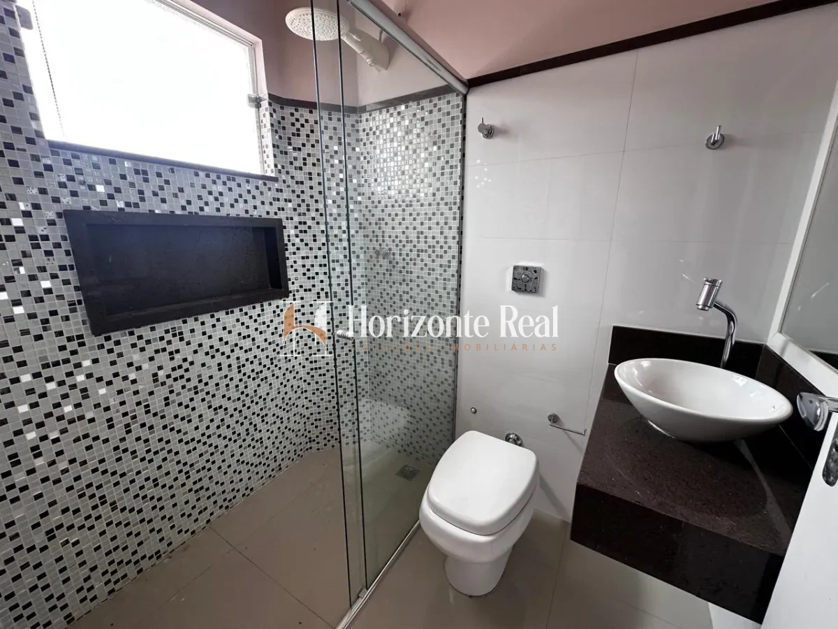 Imagem de ALUGUEL DE AMPLO APARTAMENTO NO CENTRO DA CIDADE