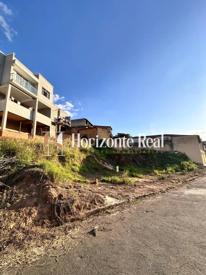 Imagem de TERRENO Á VENDA | EXCELENTE LOCALIZAÇÃO E TOPOGRAFIA .