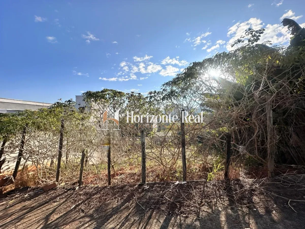 Imagem de OPORTUNIDADE IMPERDÍVEL! TERRENO À VENDA – 200m² PRONTO PARA CONSTRUIR!