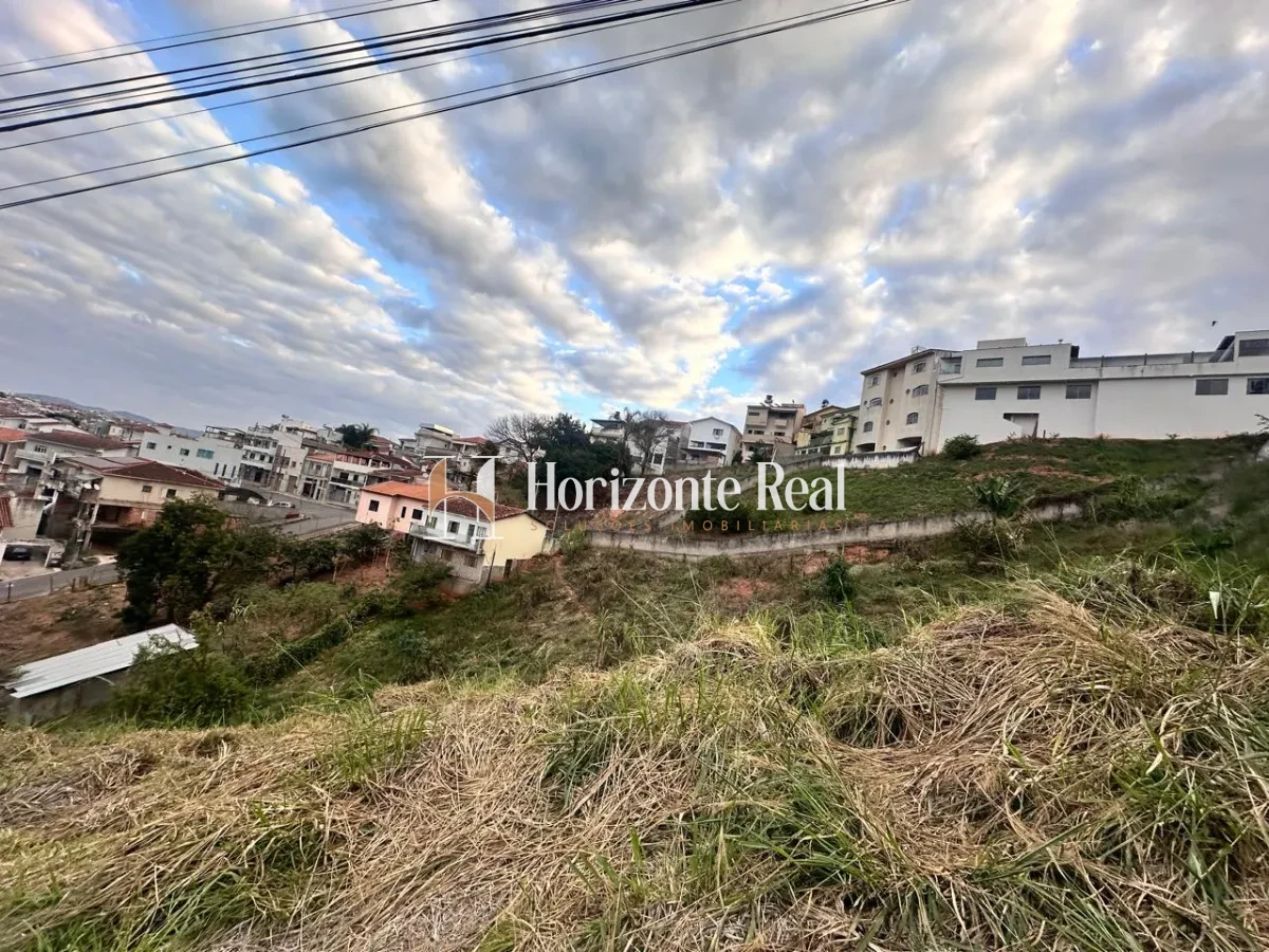 Imagem de TERRENO À VENDA – 425 M² - BOA LOCALIZAÇÃO
