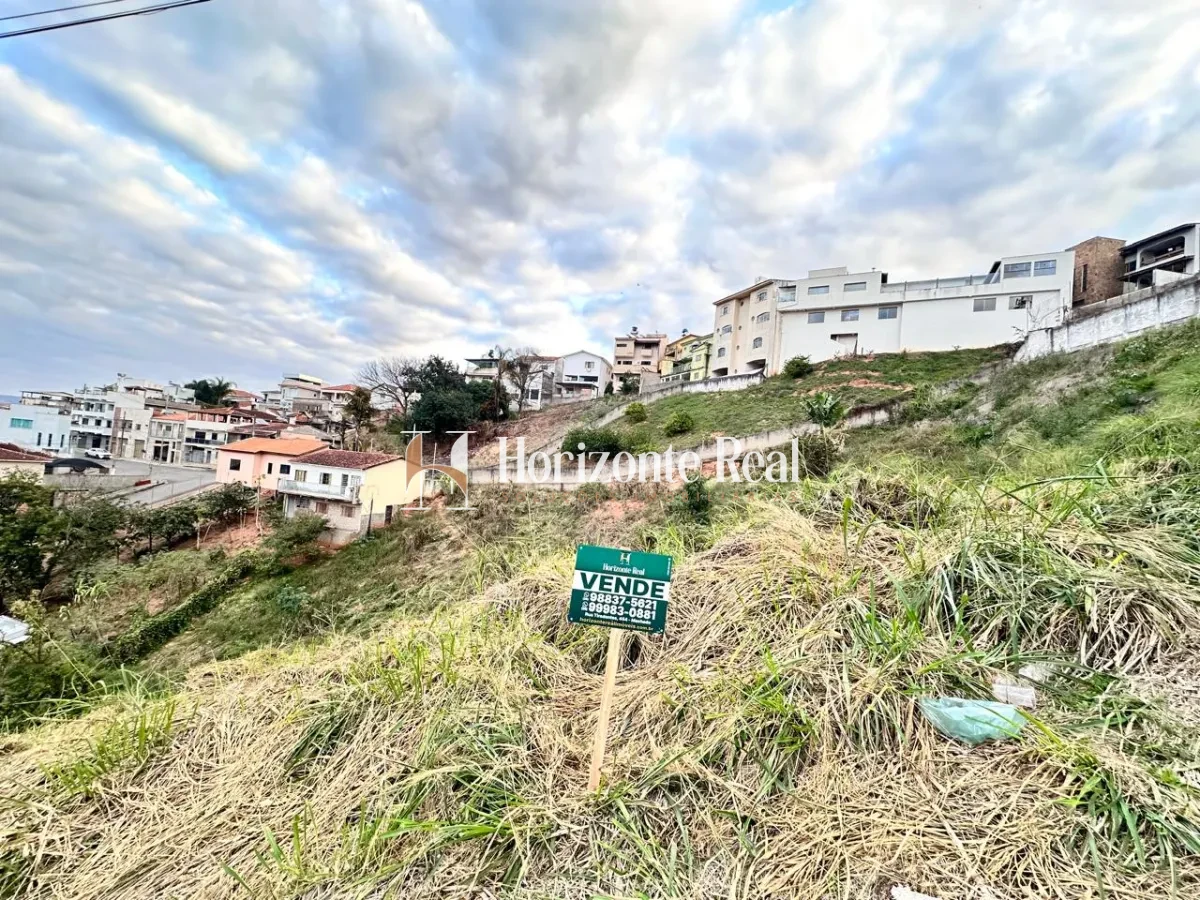 Imagem de TERRENO À VENDA – 425 M² - BOA LOCALIZAÇÃO