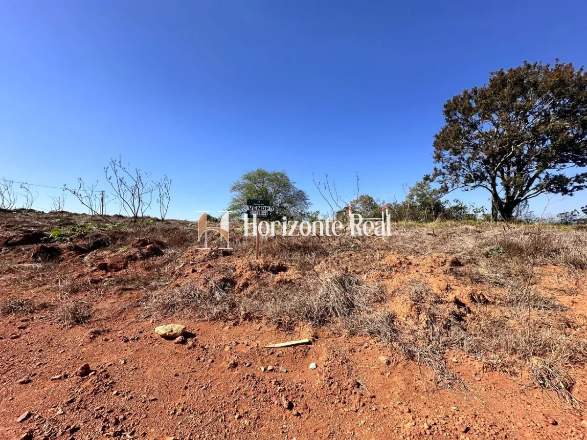 Imagem de TERRENO Á VENDA - 211,64m² | EXCELENTE TOPOGRAFIA E VISTA PRIVILEGIADA !