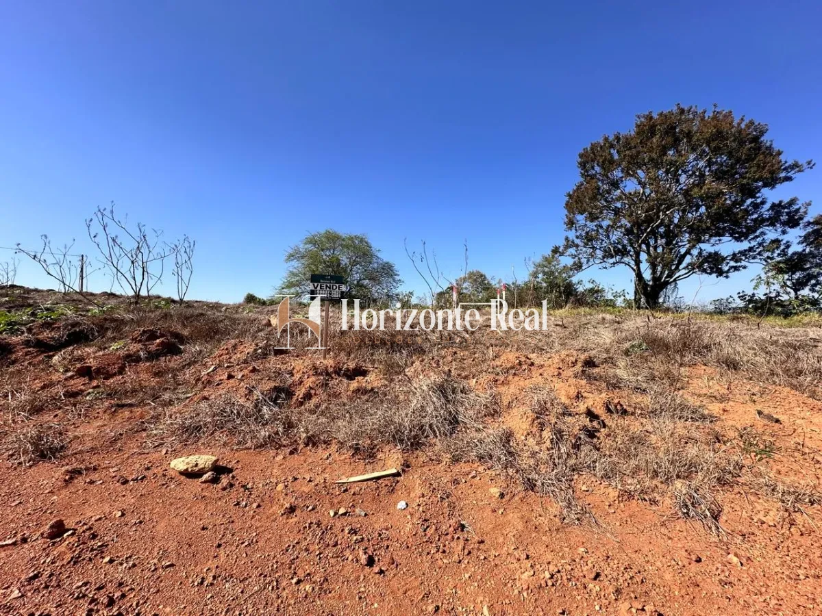 Imagem de TERRENO Á VENDA - 211,64m² | EXCELENTE TOPOGRAFIA E VISTA PRIVILEGIADA !