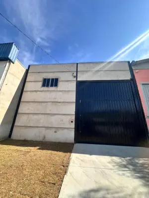 Imagem de ALUGA-SE GALPÃO COMERCIAL - 250M² | EXCELENTE LOCALIZAÇÃO COMERCIAL