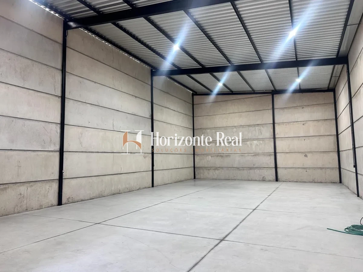 Imagem de ALUGA-SE GALPÃO COMERCIAL - 250M² | EXCELENTE LOCALIZAÇÃO COMERCIAL
