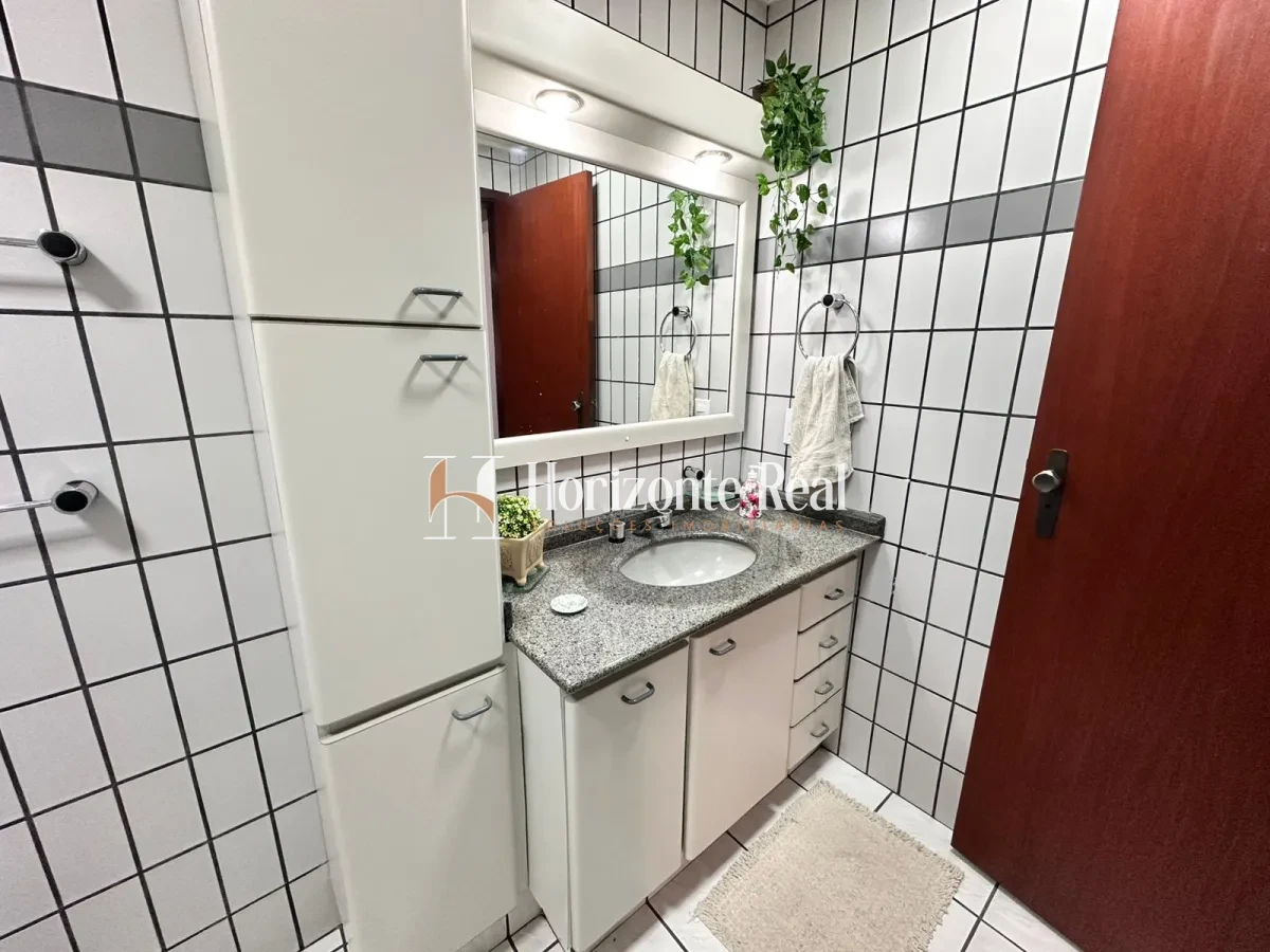Imagem de VENDE-SE APARTAMENTO NO CENTRO DA CIDADE - CONFORTO,PRATICIDADE E VISTA PRIVILEGIADA !