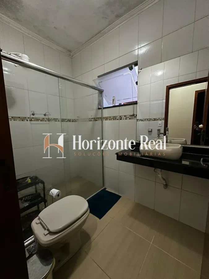 Imagem de CASA Á VENDA COM ÁREA GOURMET E PISCINA EM ÓTIMA LOCALIZAÇÃO !