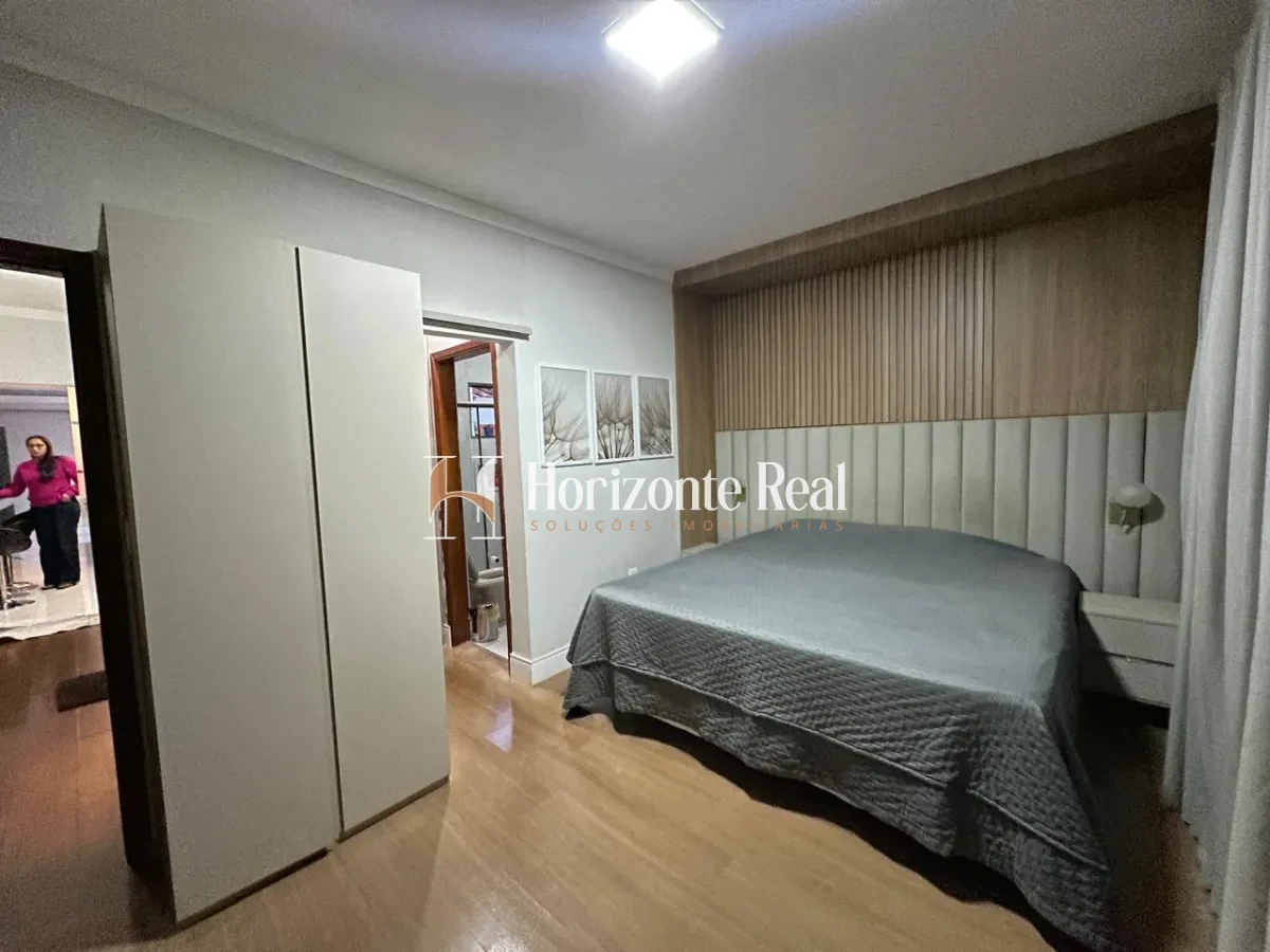 Imagem de CASA Á VENDA COM ÁREA GOURMET E PISCINA EM ÓTIMA LOCALIZAÇÃO !