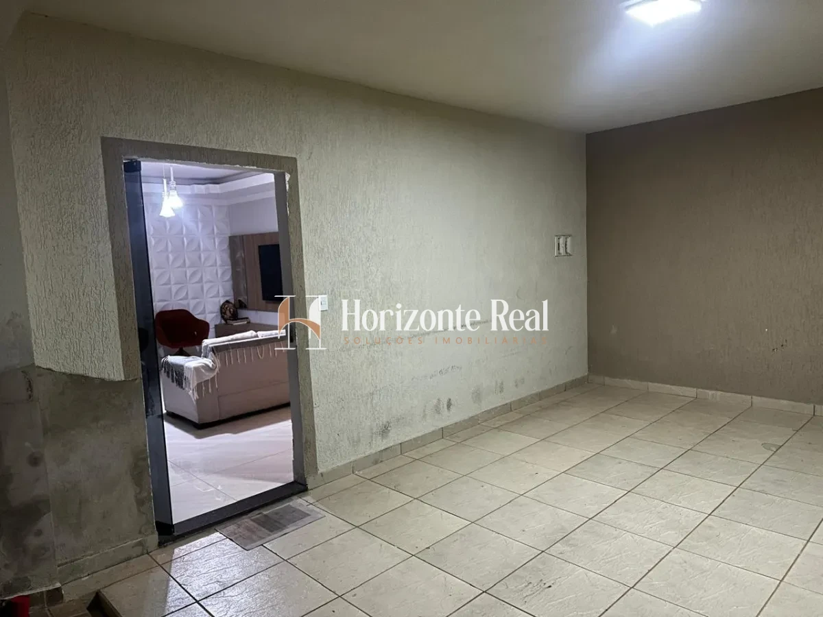 Imagem de CASA Á VENDA COM ÁREA GOURMET E PISCINA EM ÓTIMA LOCALIZAÇÃO !
