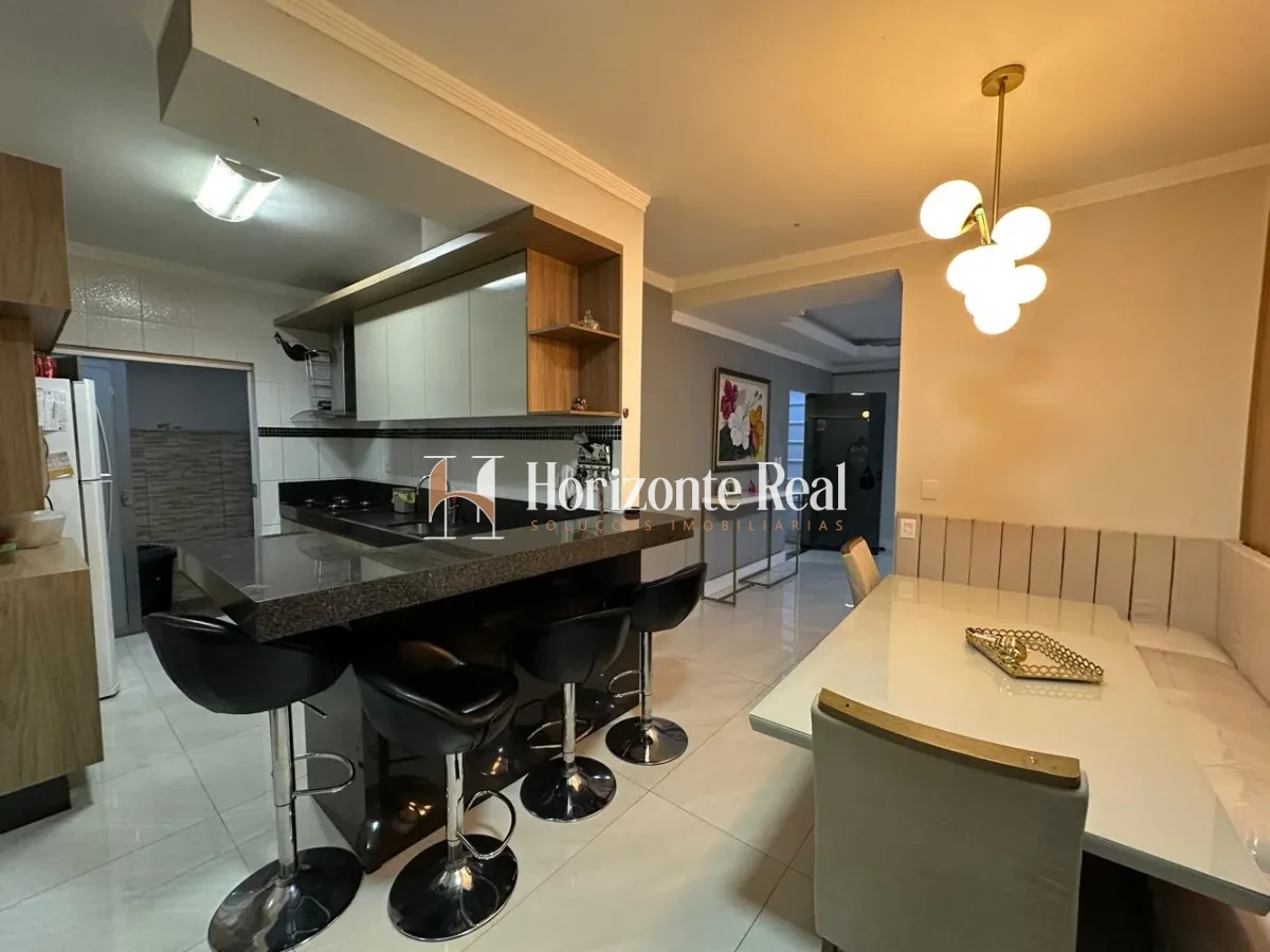 Imagem de CASA Á VENDA COM ÁREA GOURMET E PISCINA EM ÓTIMA LOCALIZAÇÃO !